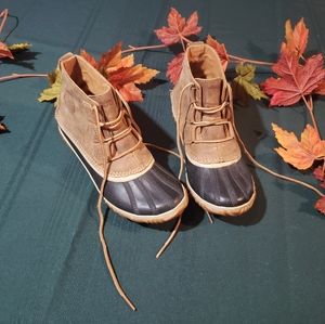 RESERVED. DO NOT BUY . Sorel "Out n About" boots